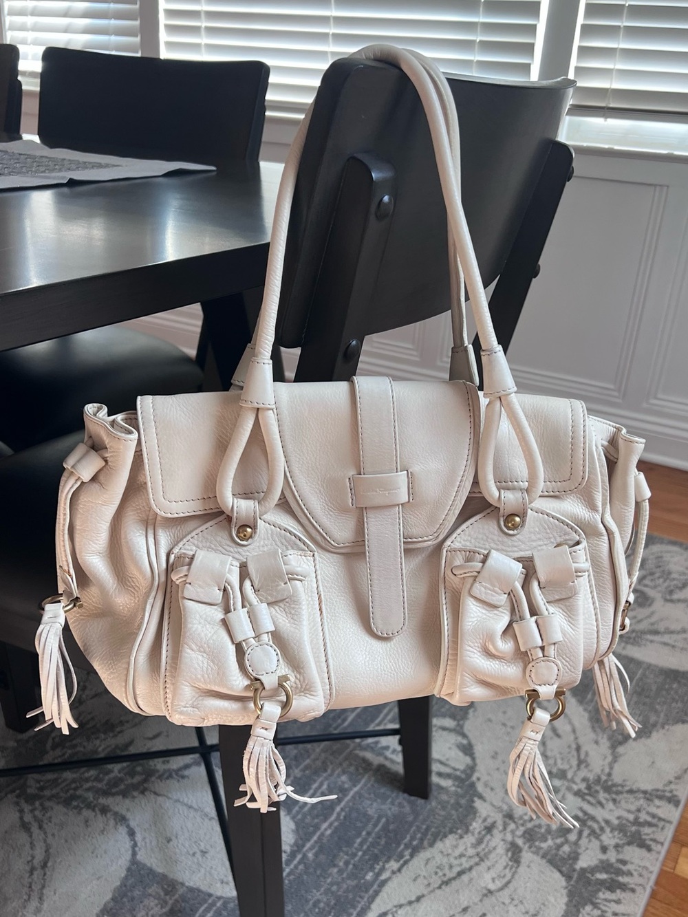 Salvatore Ferragamo Cream Shoulder Satchel Bag - Elegant Everyday Carry - Picture 1 of 5